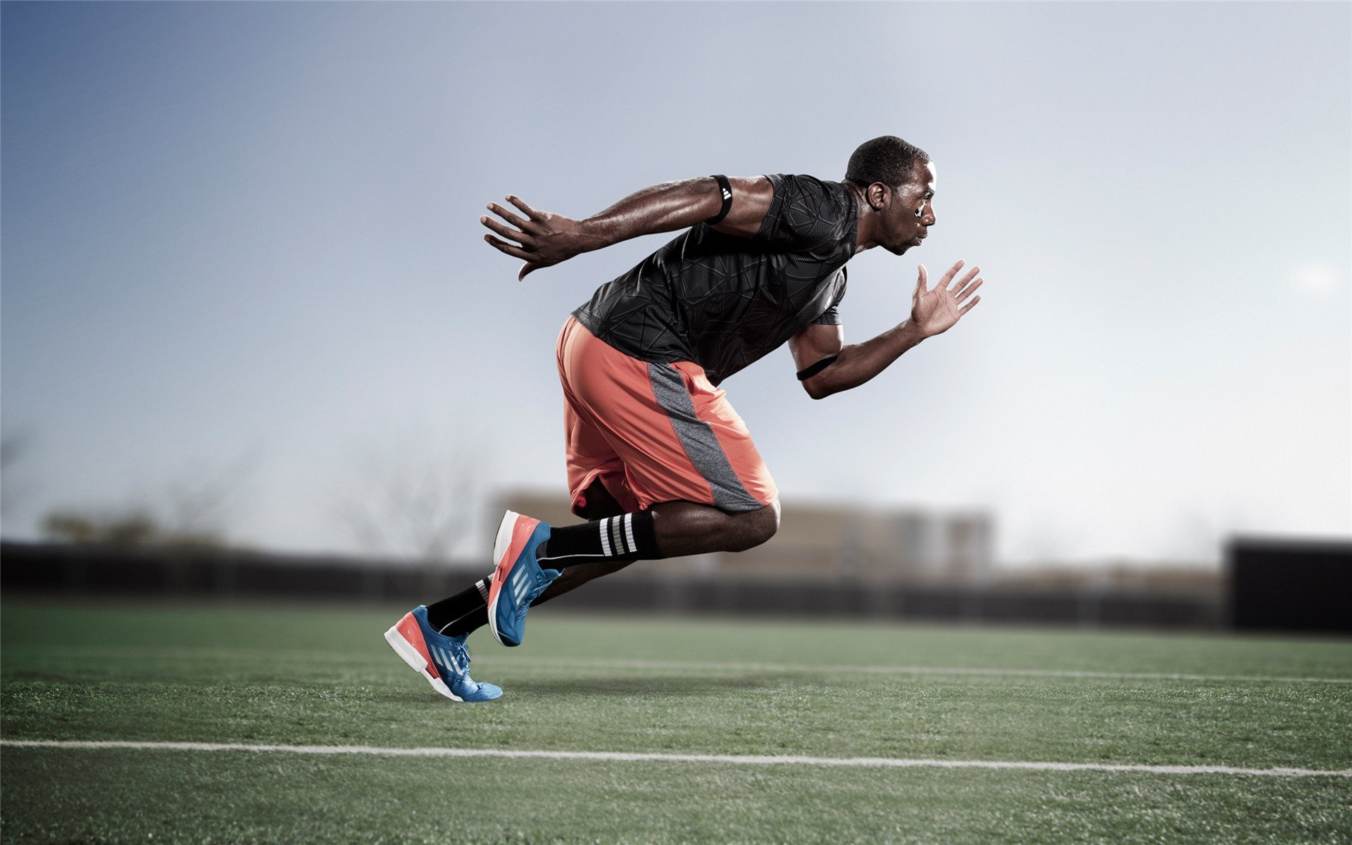 贝克汉姆获封爵士！温莎城堡受国王查尔斯三世授勋，传奇再升级！