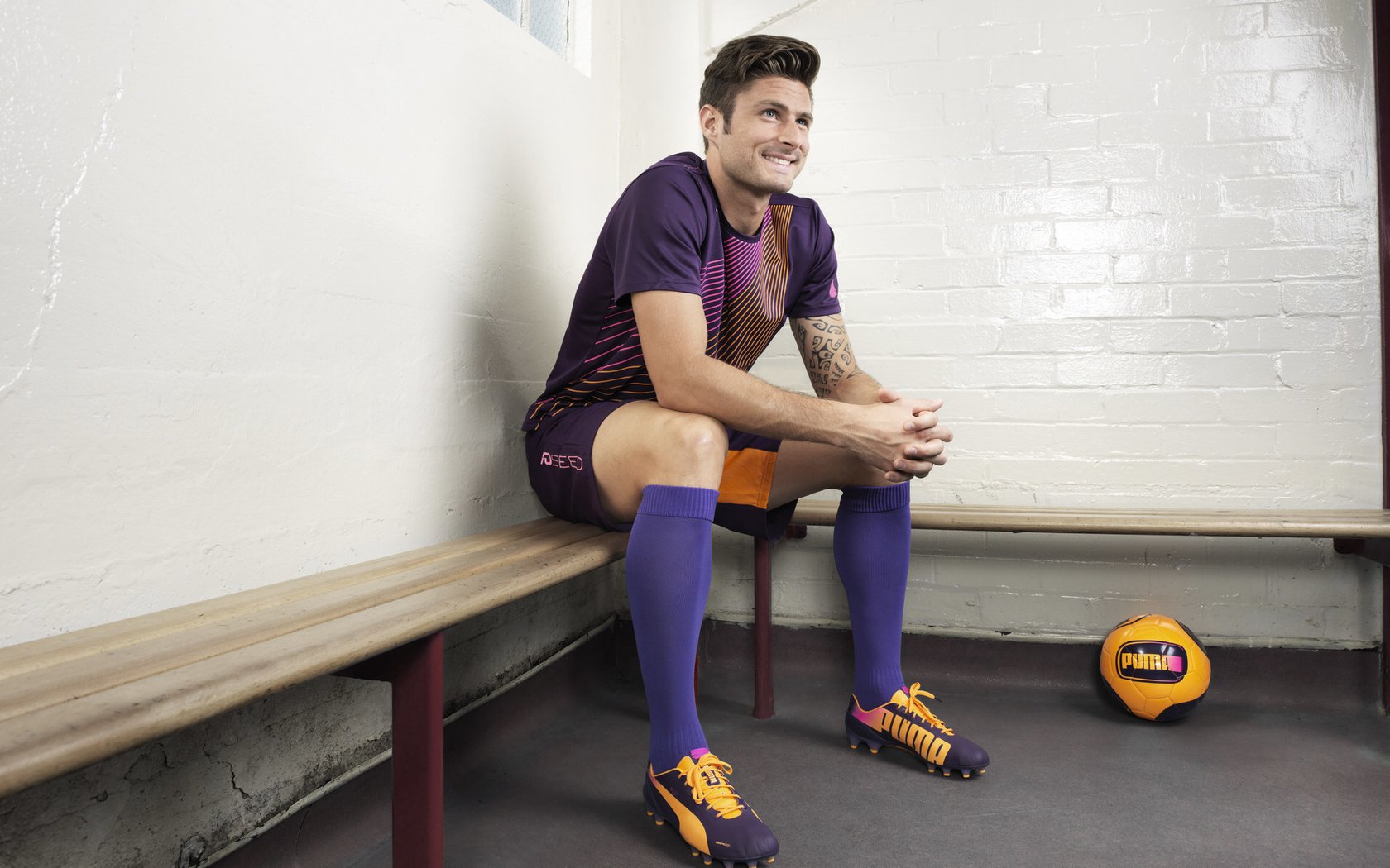 贝克汉姆获封爵士！温莎城堡受国王查尔斯三世授勋，传奇再升级！